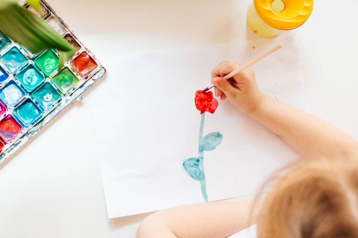 little-girl-paints-a-mother-s-day-card-2025-01-08-10-09-33-utc (1)