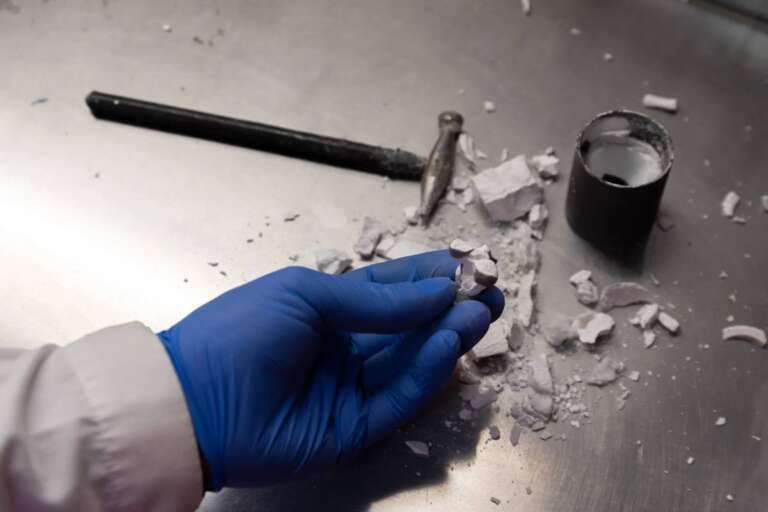 Can Asbestos Be Safely Removed from a House? How Do Professionals Remove Asbestos?